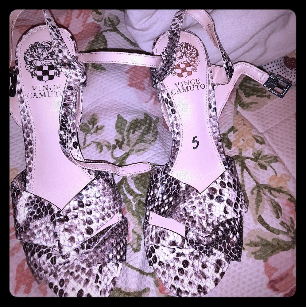 Some vince heels and a purse